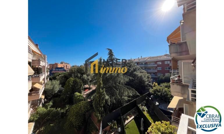 Exterior view of Flat for sale in Figueres  with Furnished