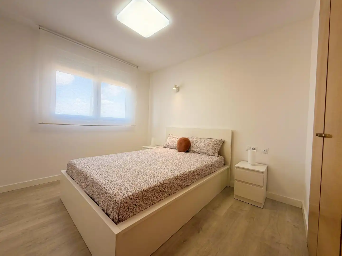 Habitación de Apartamento de alquiler en El Puig de Santa Maria con Aire acondicionado, Calefacción y Terraza