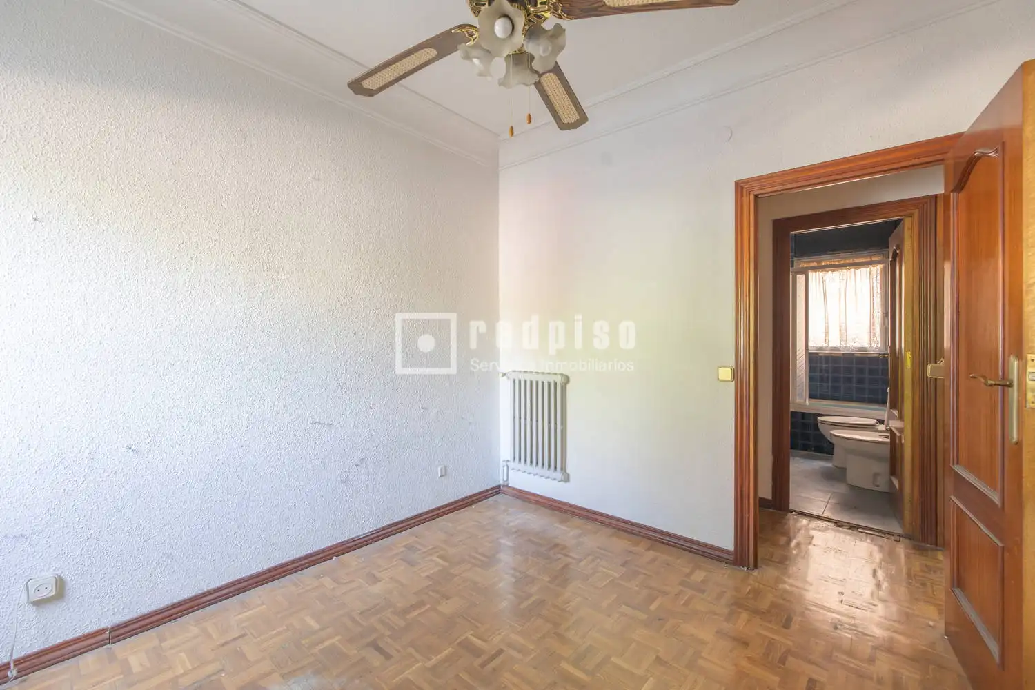 Habitación de Piso en venta en Madrid con Calefacción, Parquet y Terraza
