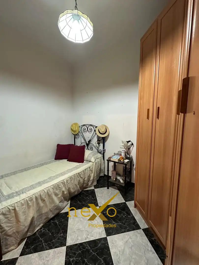 Habitación de Casa o chalet en venta en Lora del Río con Balcón