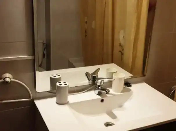 Badezimmer von Wohnung zur Miete in  Sevilla Capital mit Klimaanlage und Balkon