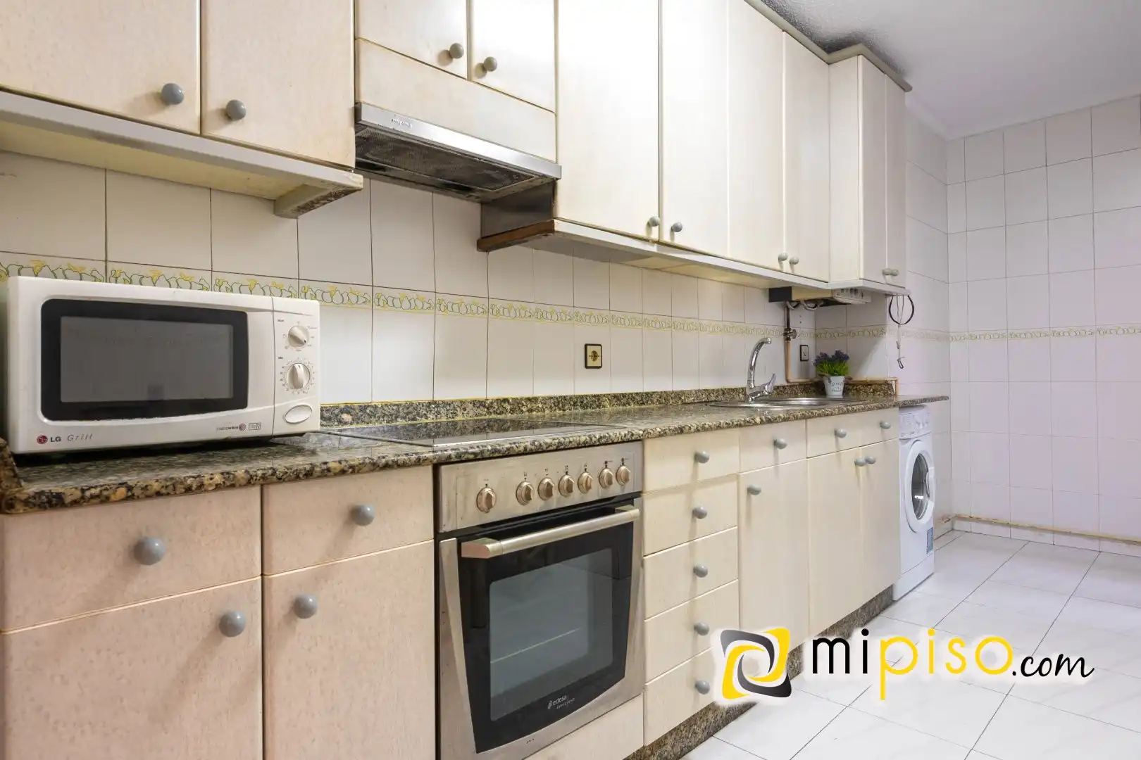 Cocina de Piso en venta en Santoña con Calefacción, Trastero y Amueblado
