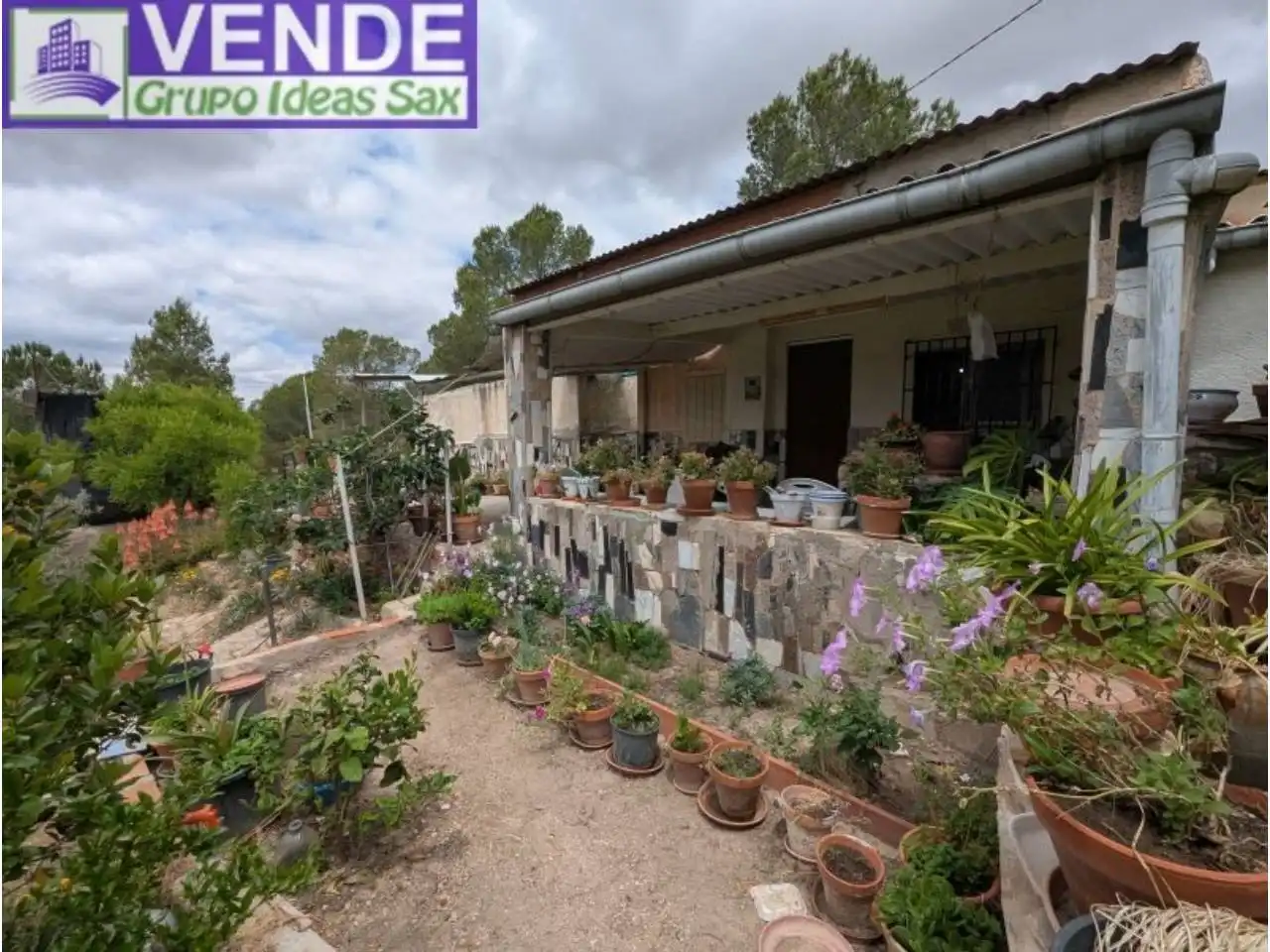 Garten von Country house zum Verkauf in Sax