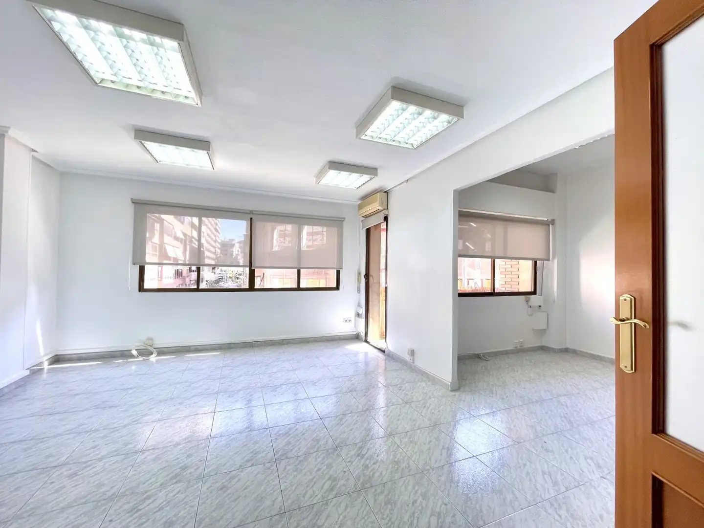 Büro mit Aufzug zur Miete in General Lacy 3, imagen 3