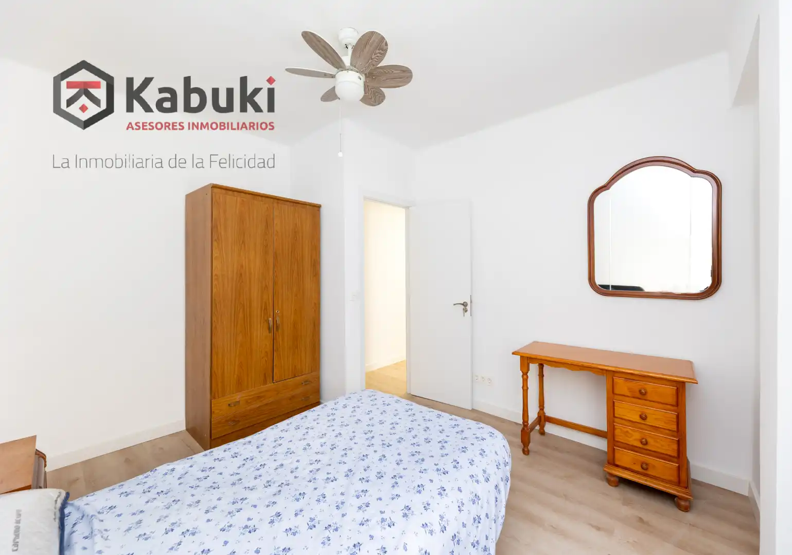 Schlafzimmer von Wohnung zur Miete in Granada mit Möbliert und Balkon
