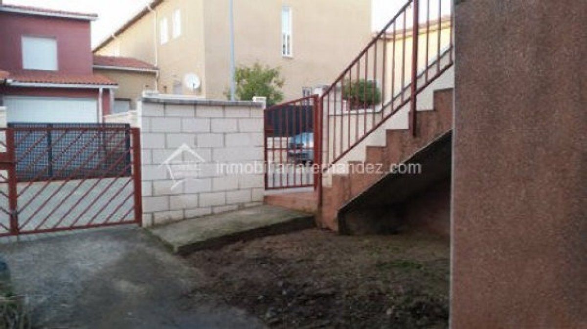 Single-family semi-detached for sale in Cáceres Capital