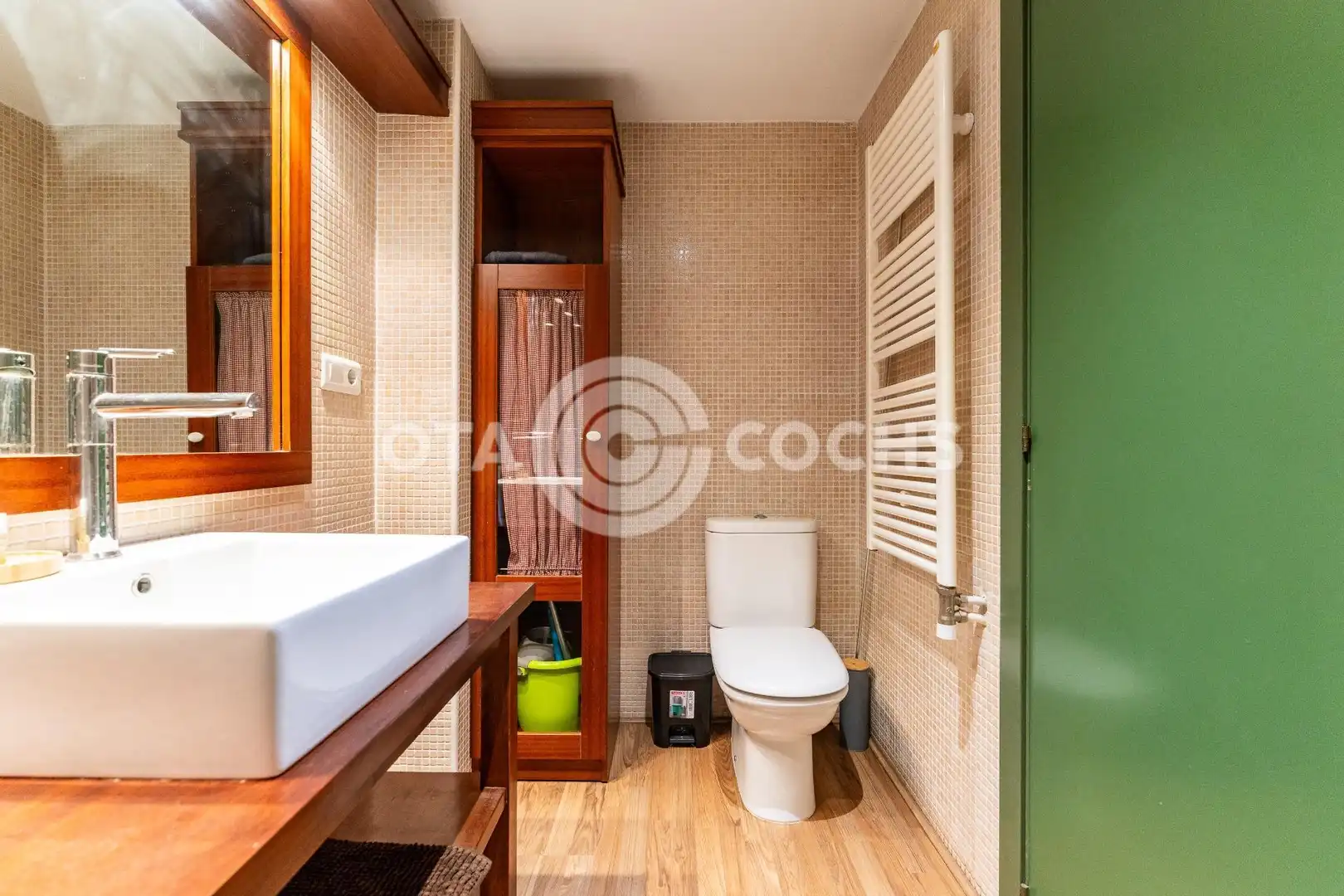 Baño de Piso en venta en Prades con Calefacción y Parquet