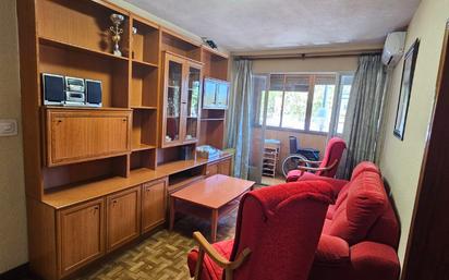 Sala d'estar de Pis en venda en  Madrid Capital amb Aire condicionat i Terrassa