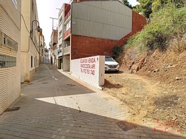 Terrenos y solares en venta en Carrer Illes 107