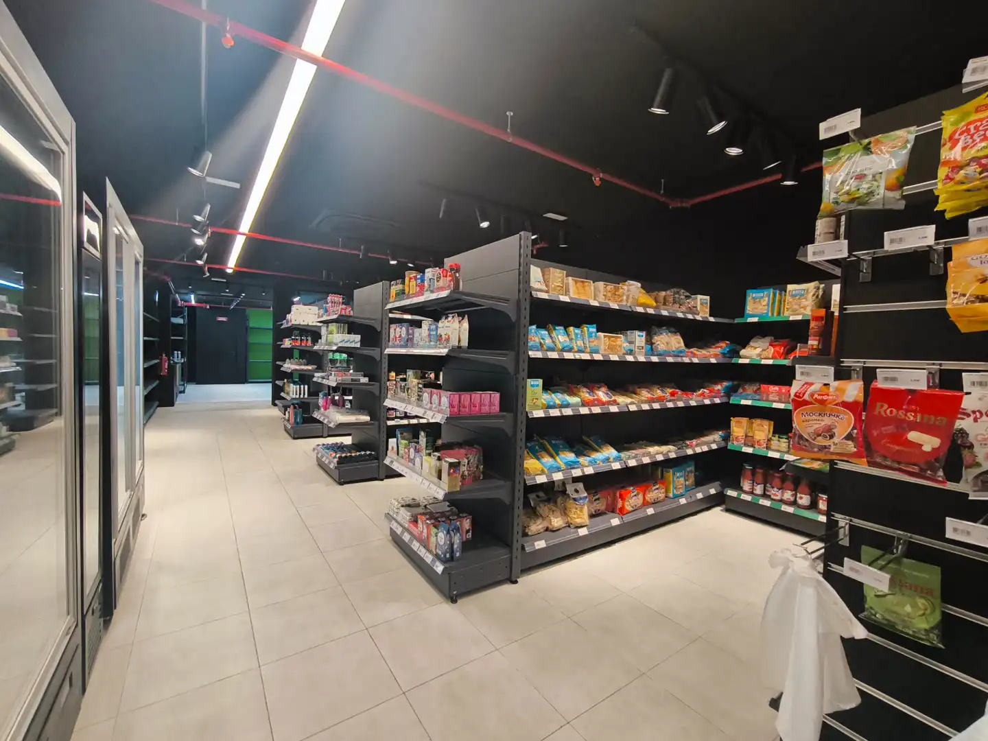Local en traspas en Barcelona amb Aire condicionat i Moblat