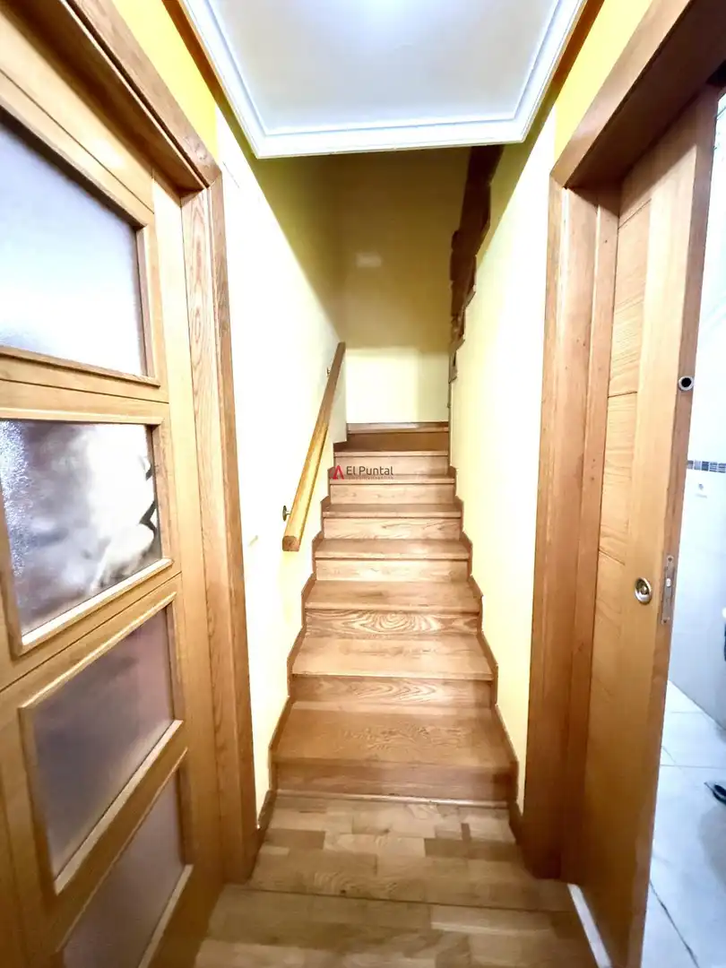 Maisonette zum Verkauf in Piélagos mit Heizung, Parkett und Abstellraum