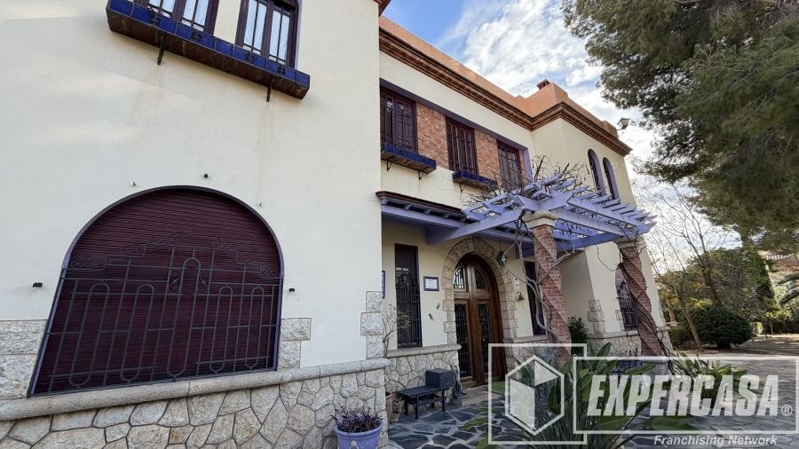 Vista exterior de Finca rústica en venda en Buñol amb Aire condicionat, Calefacció i Terrassa