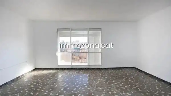 Dormitori de Apartament en venda en Girona