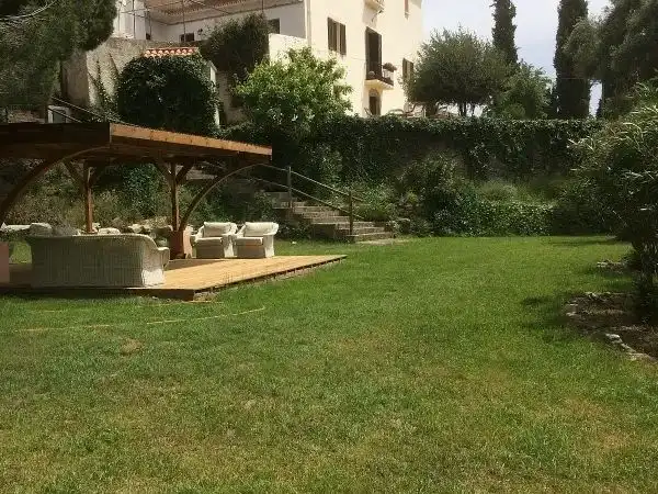 Casa rústica con jardín en venta en paseo orsavinya 4, imagen 4