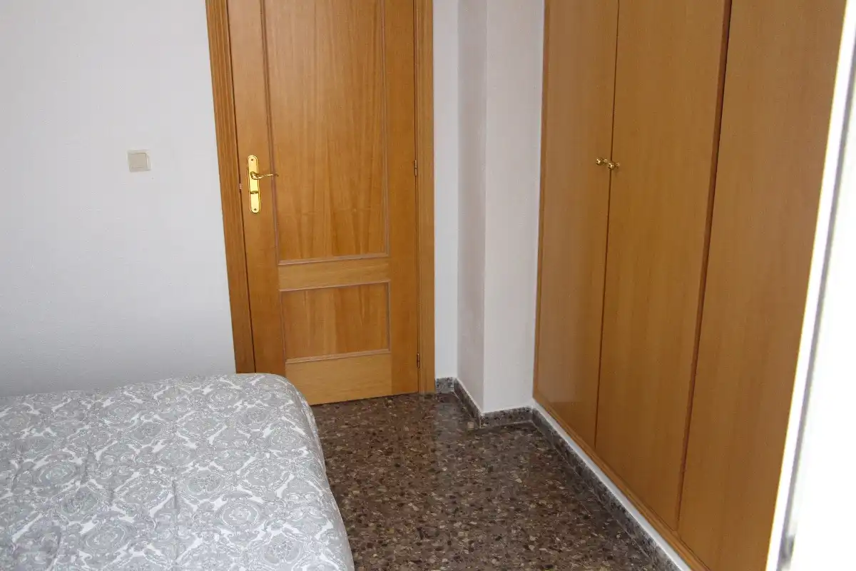 Habitación de Piso de alquiler en Alfara del Patriarca con Terraza y Amueblado