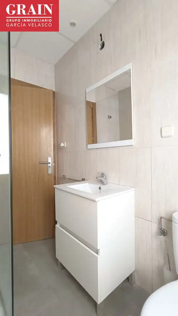 Baño de Piso en venta en Albacete con Calefacción y Balcón
