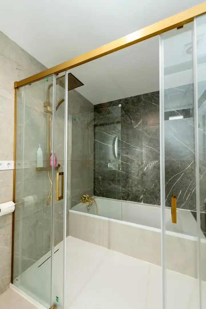 Badezimmer von Haus oder Chalet zur Miete in El Campello mit Klimaanlage, Privatgarten und Terrasse