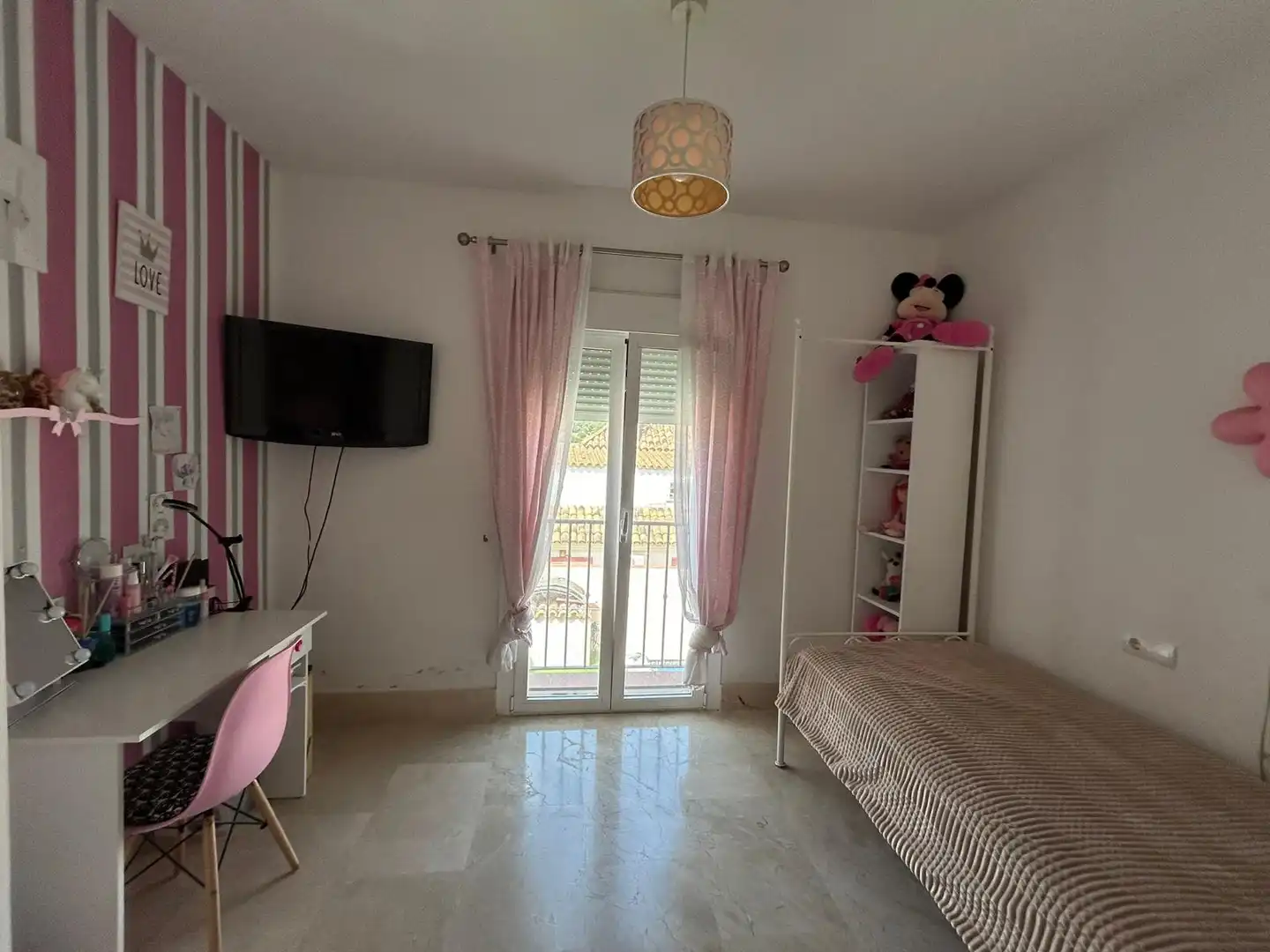 Schlafzimmer von Einfamilien-Reihenhaus zum Verkauf in Casares mit Schwimmbad