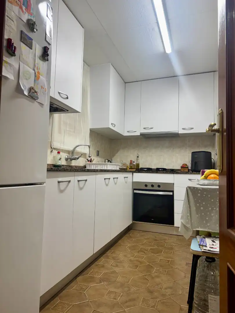Cuina de Àtic en venda en L'Hospitalet de Llobregat amb Aire condicionat, Terrassa i Traster