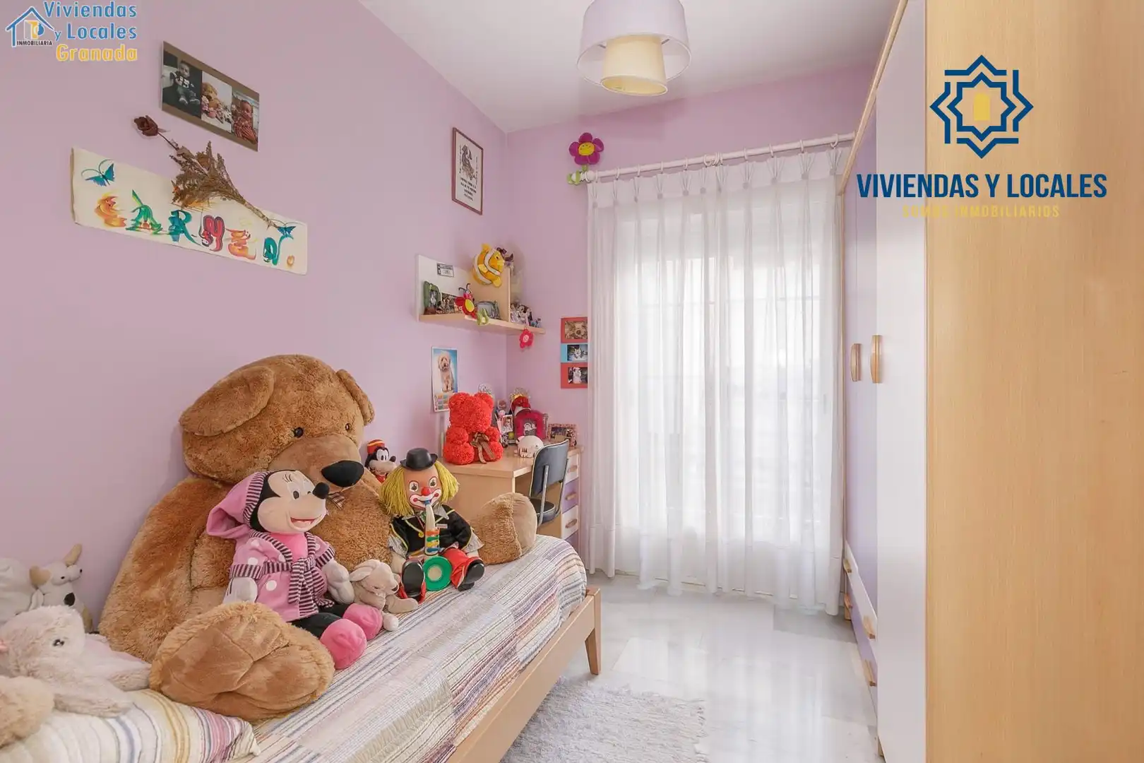 Dormitori de Casa o xalet en venda en Granada amb Calefacció, Terrassa i Traster
