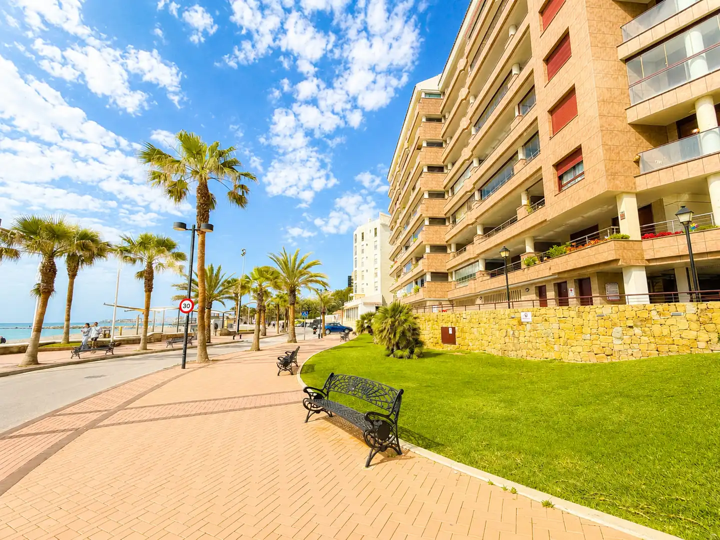 Vista exterior de Dúplex en venda en Fuengirola amb Aire condicionat, Moblat i Forn
