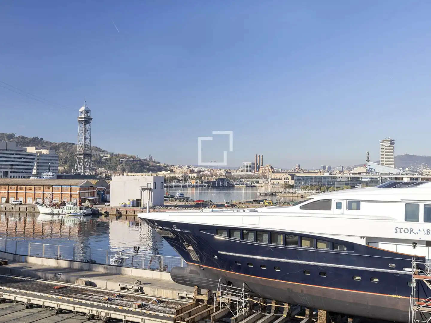 Vista exterior de Piso en venta en Barcelona con Aire acondicionado, Calefacción y Trastero