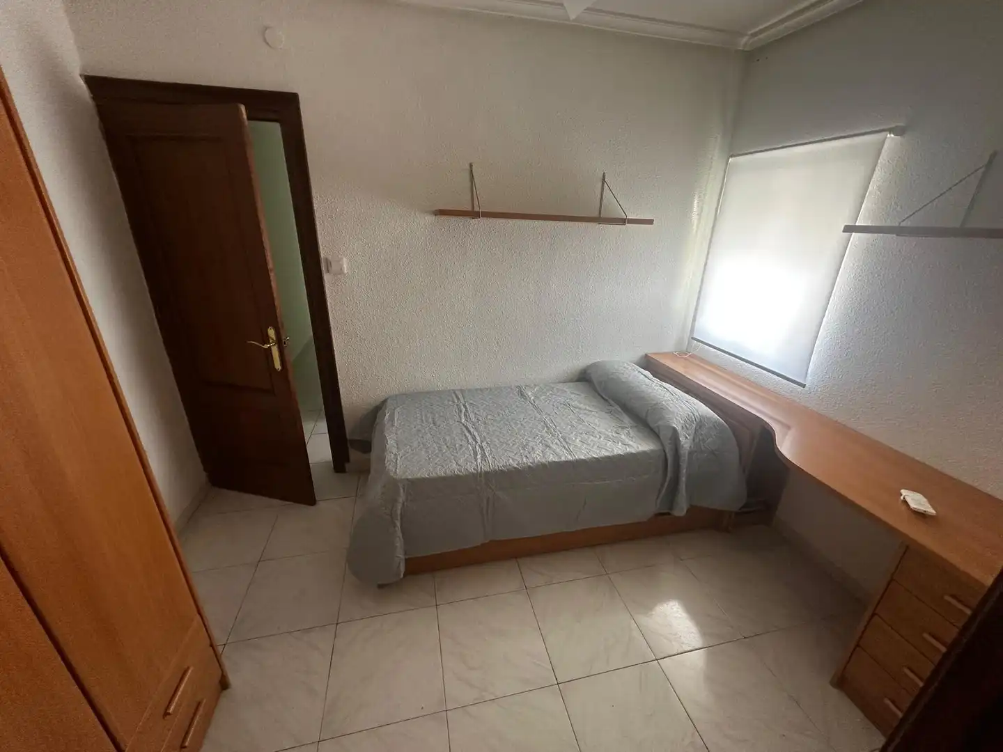 Dormitori de Pis en venda en Jaén amb Aire condicionat, Moblat i Balcó