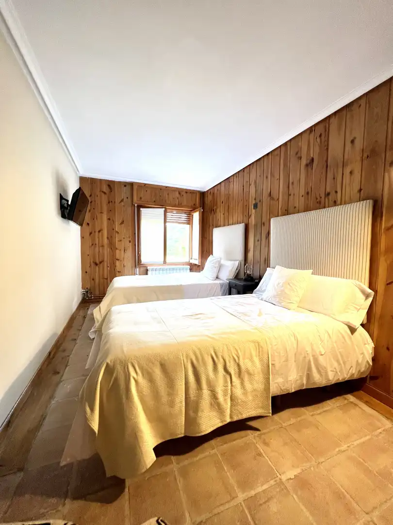 Habitación de Casa o chalet en venta en Piloña con Calefacción y Jardín privado