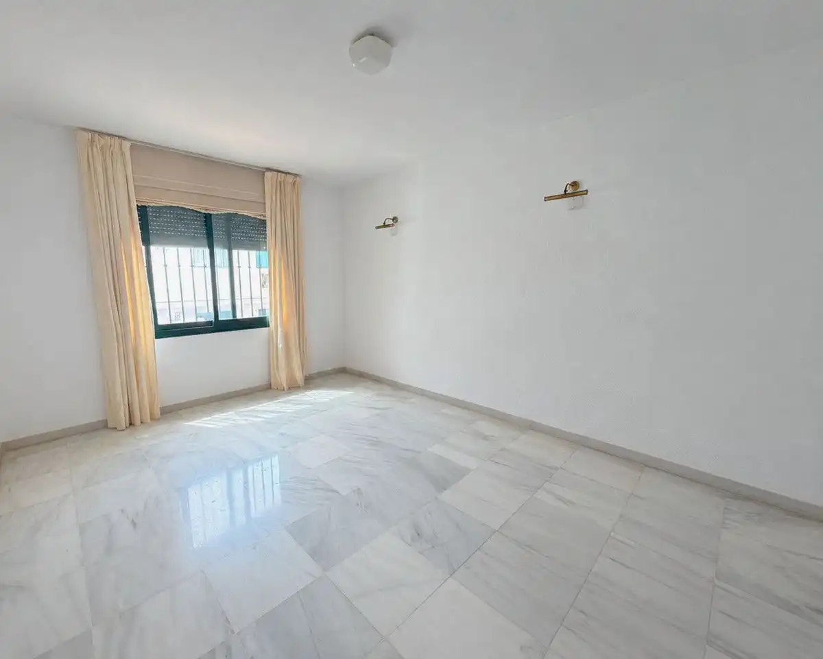 Dormitori de Apartament en venda en Benalmádena amb Terrassa