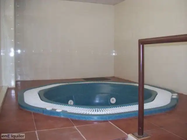Piscina de Casa adosada en venda en Espartinas amb Aire condicionat, Calefacció i Jardí privat