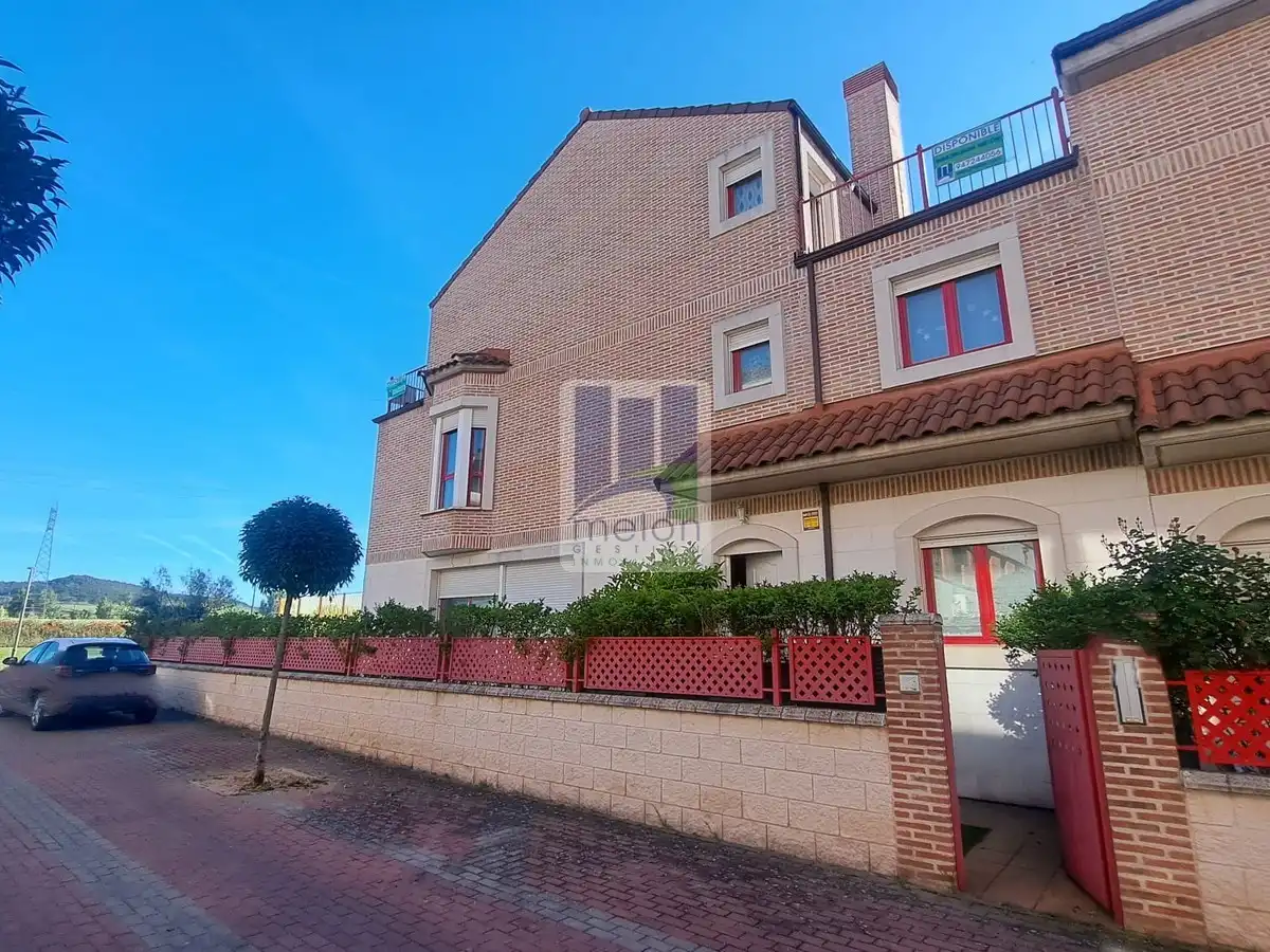 Vista exterior de Casa o xalet en venda en Burgos