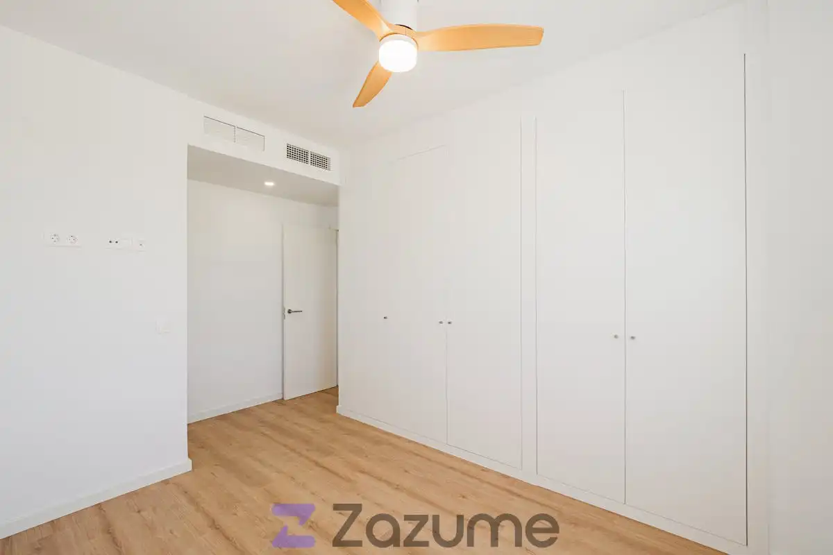 Schlafzimmer von Wohnung zur Miete in Dos Hermanas mit Klimaanlage, Heizung und Privatgarten