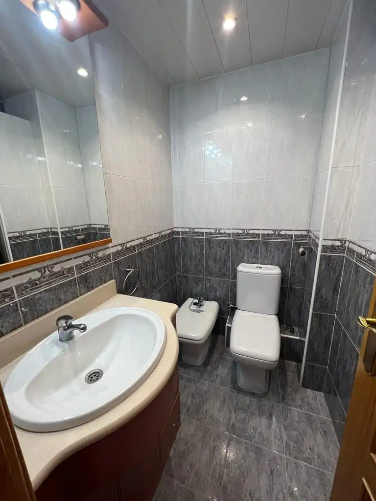 Baño de Piso en venta en Granollers con Calefacción, Balcón y Alarma