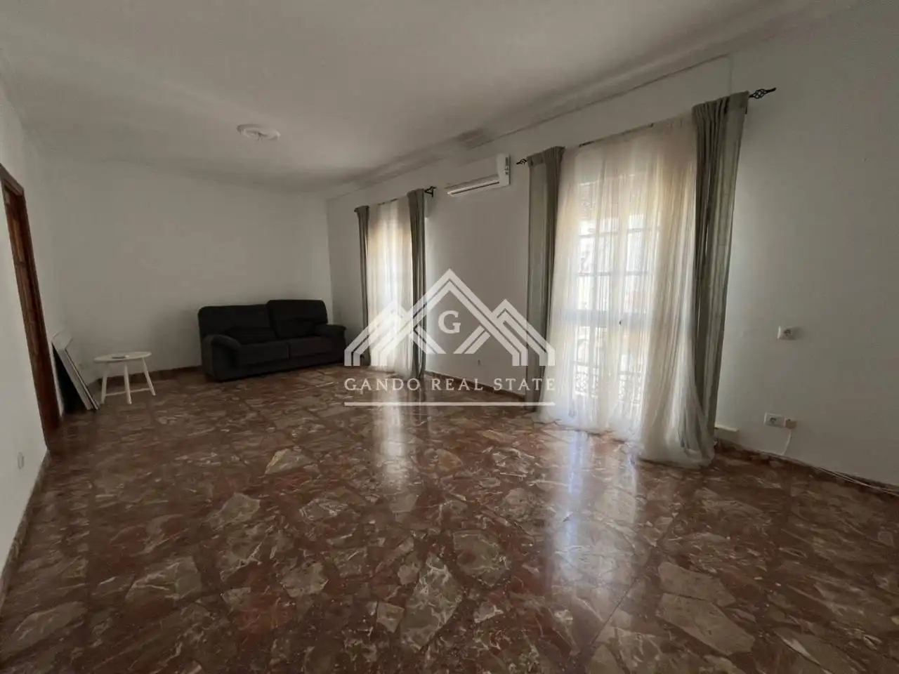Sala d'estar de Casa o xalet en venda en Dos Hermanas amb Terrassa