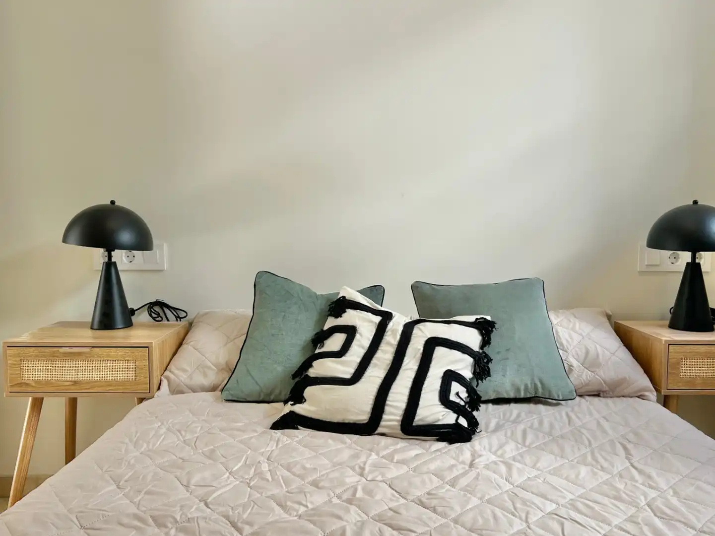 Bedroom of Apartments for sale in Málaga  with Air Conditioner, Heating and Furnished