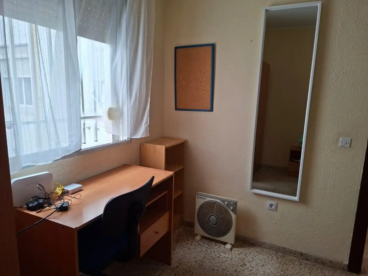 Habitación de Piso de alquiler en Sevilla con Aire acondicionado, Amueblado y Balcón