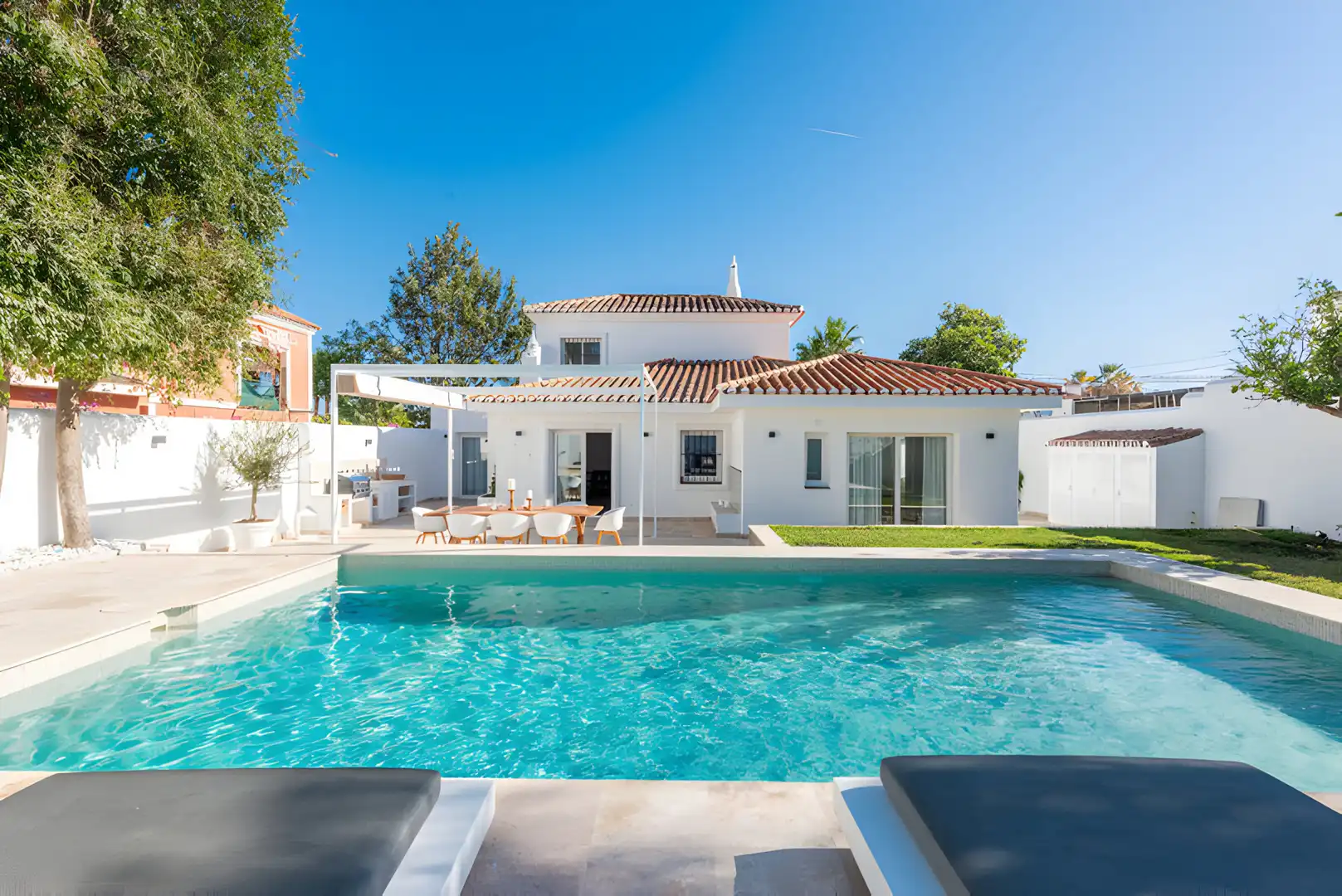 Casa con piscina en venta en Nueva Andalucía