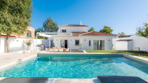 Villa Independiente en venta en Nueva Andalucía