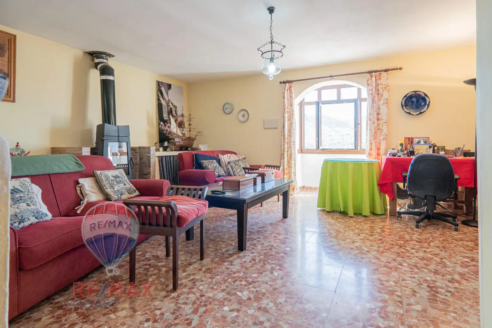 Sala d'estar de Finca rústica en venda en Jubrique amb Aire condicionat, Calefacció i Terrassa