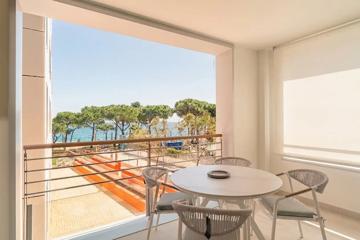 Terraza de Apartamento en venta en Castell d'Aro, Platja d'Aro i s'Agaró con Aire acondicionado, Calefacción y Horno