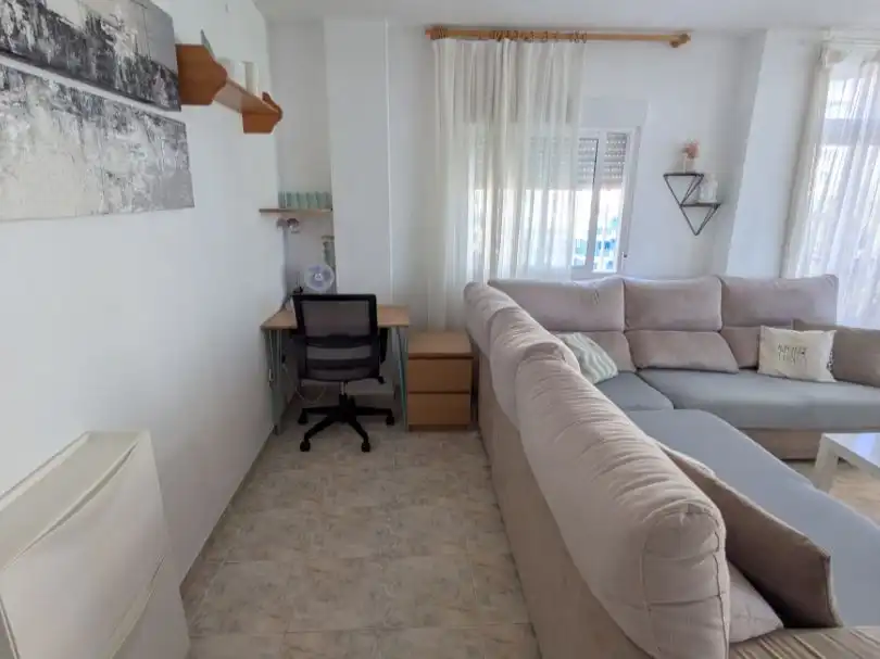 Sala de estar de Apartamento de alquiler en Benicasim / Benicàssim con Calefacción, Trastero y Amueblado