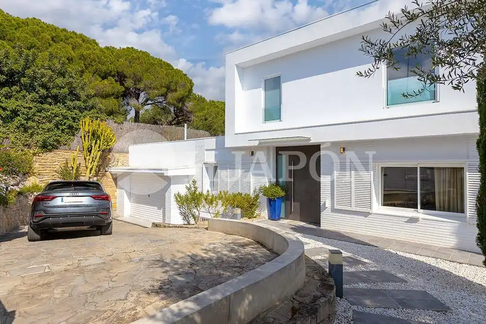 Vista exterior de Casa o chalet en venta en Alella con Aire acondicionado, Calefacción y Jardín privado