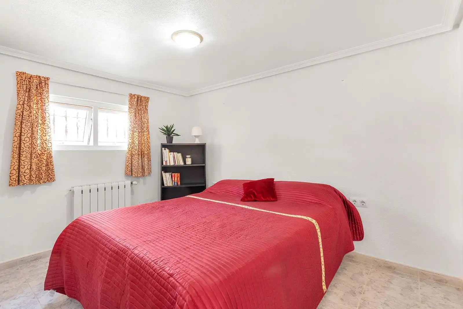 Habitación de Casa o chalet en venta en Torrevieja con Aire acondicionado, Calefacción y Jardín privado