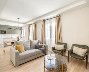 Sala d'estar de Apartament en venda en  Madrid Capital amb Aire condicionat, Calefacció i Balcó