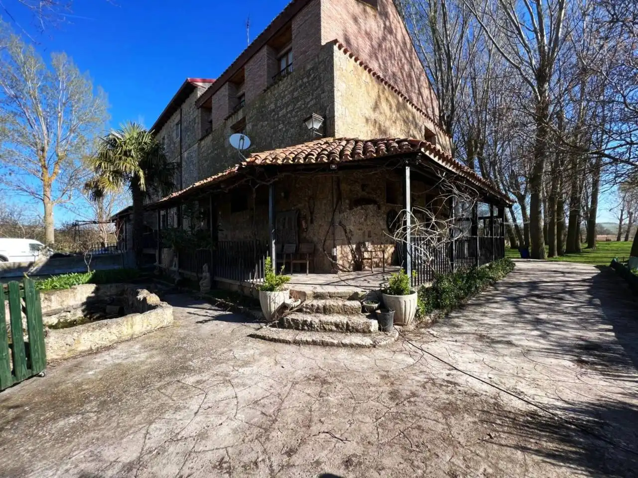 Vista exterior de Casa o chalet en venta en Frandovínez