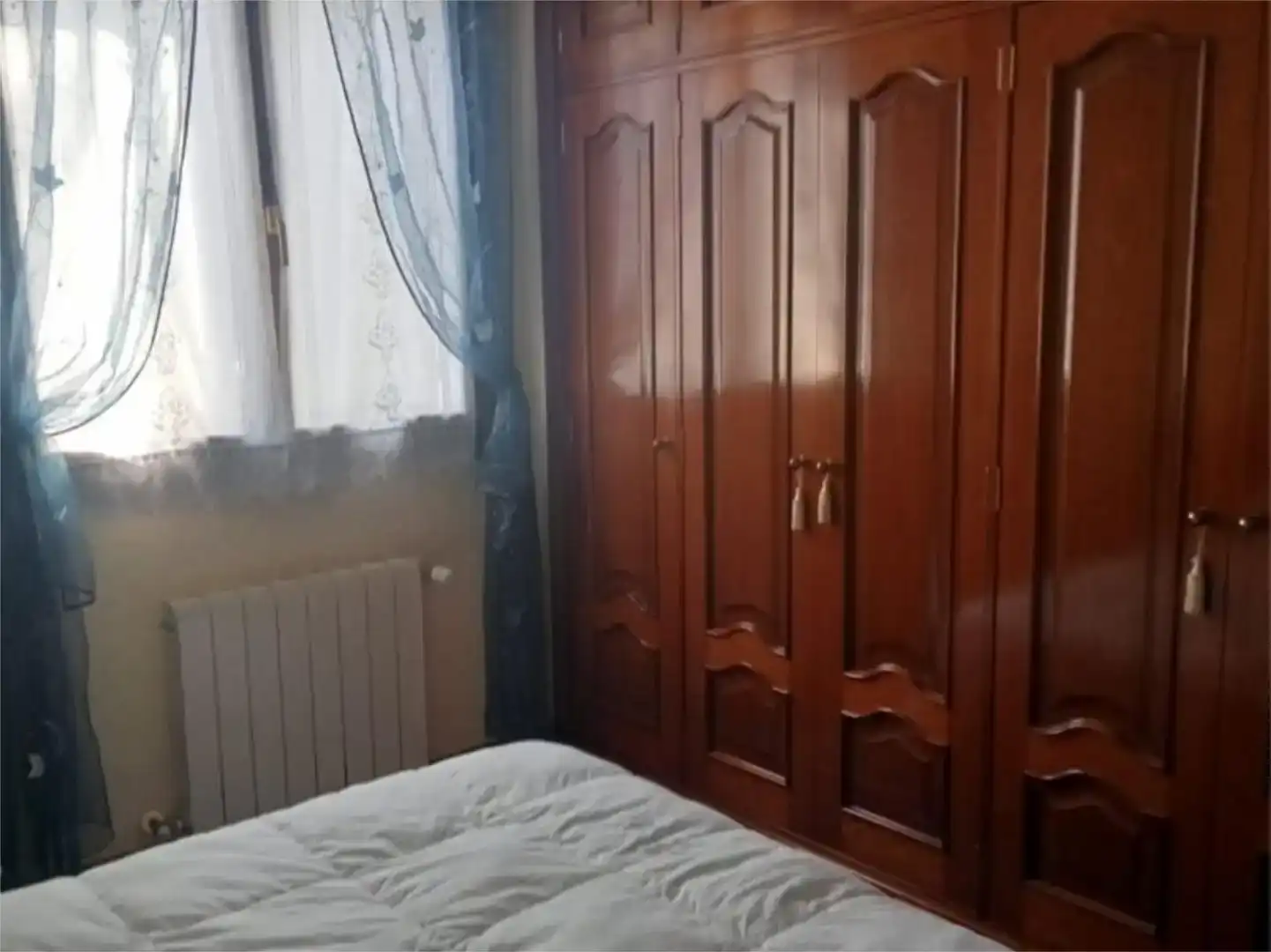 Habitación de Casa adosada en venta en Basauri 
