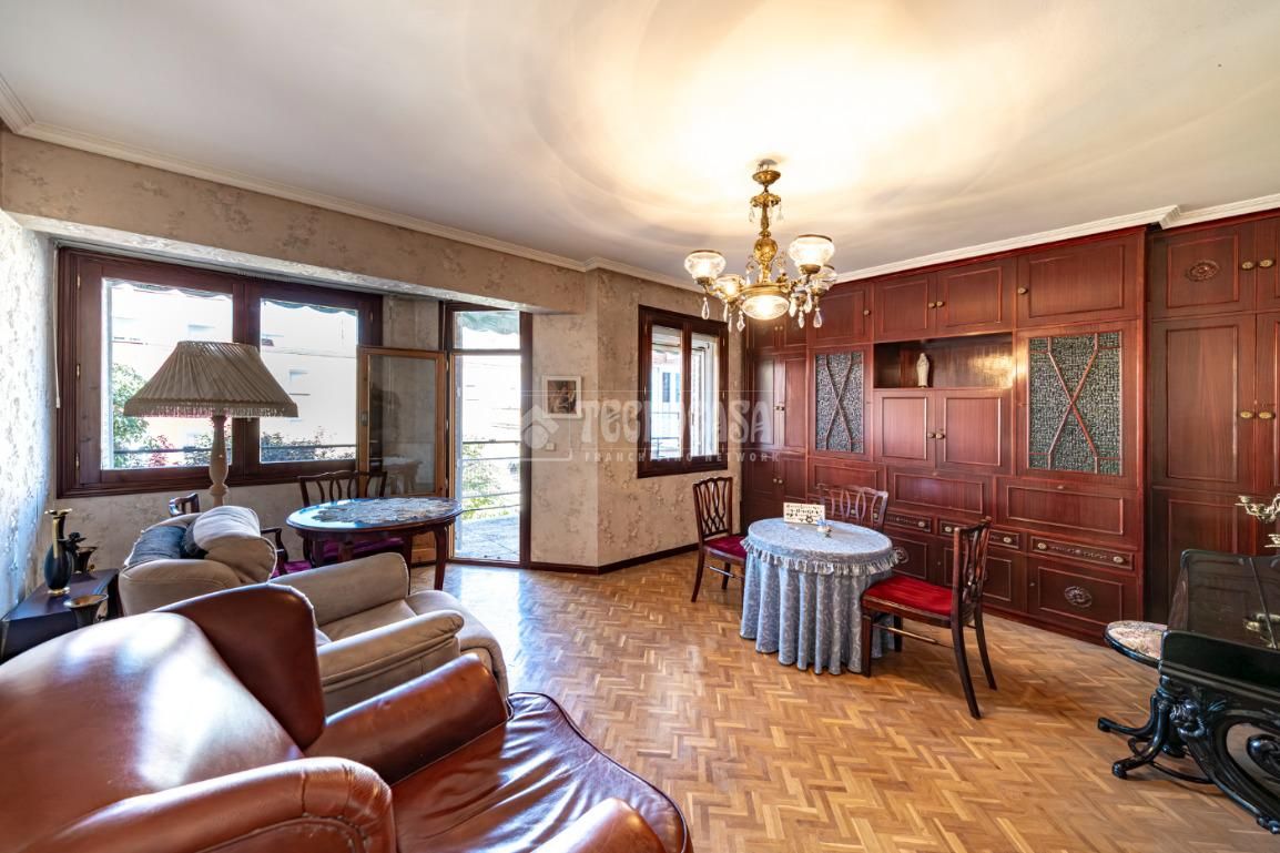 Living room of Flat for sale in  Madrid Capital  with Terrace and Balcony