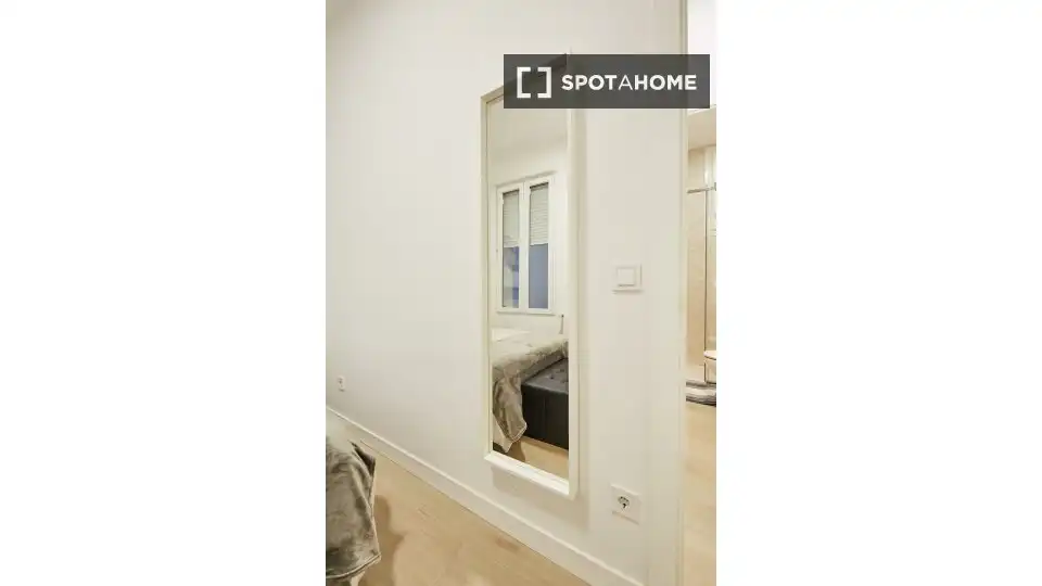 Habitación de Piso de alquiler en Madrid con Aire acondicionado, Calefacción y Amueblado