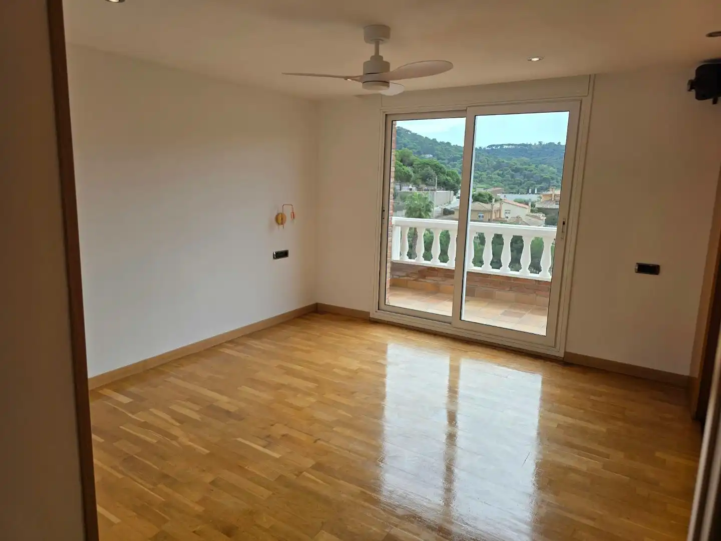 Dormitori de Casa o xalet de lloguer en Sant Fost de Campsentelles amb Terrassa, Piscina i Balcó