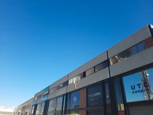 Nave industrial en Venta en Calle Italia en Ciutat del Transport - La Salera